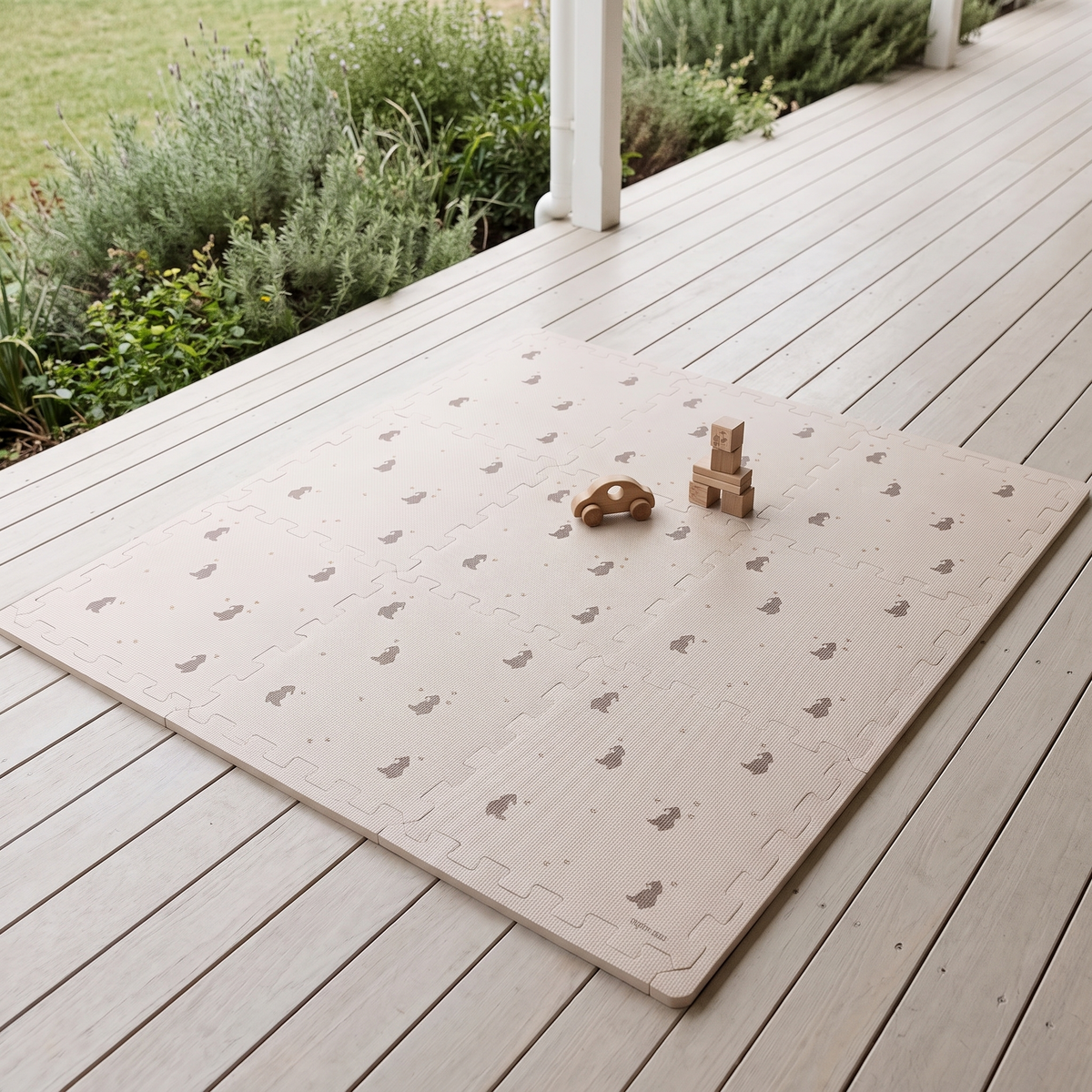 EVA Foam Play Mat with 9 Interlocking Pieces – Bees and Bears Print, 100 x 100 cm